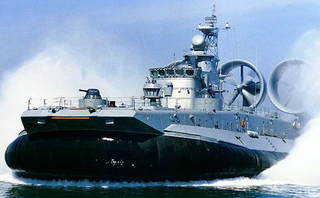 Illustration for article titled Russia's Zubr Hovercraft May Finally Justify Use Of "Xtreme"